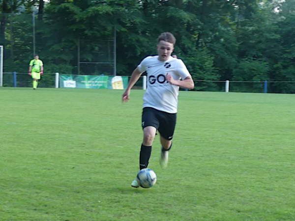 SV M�cke - SV Leusel  2-5  06